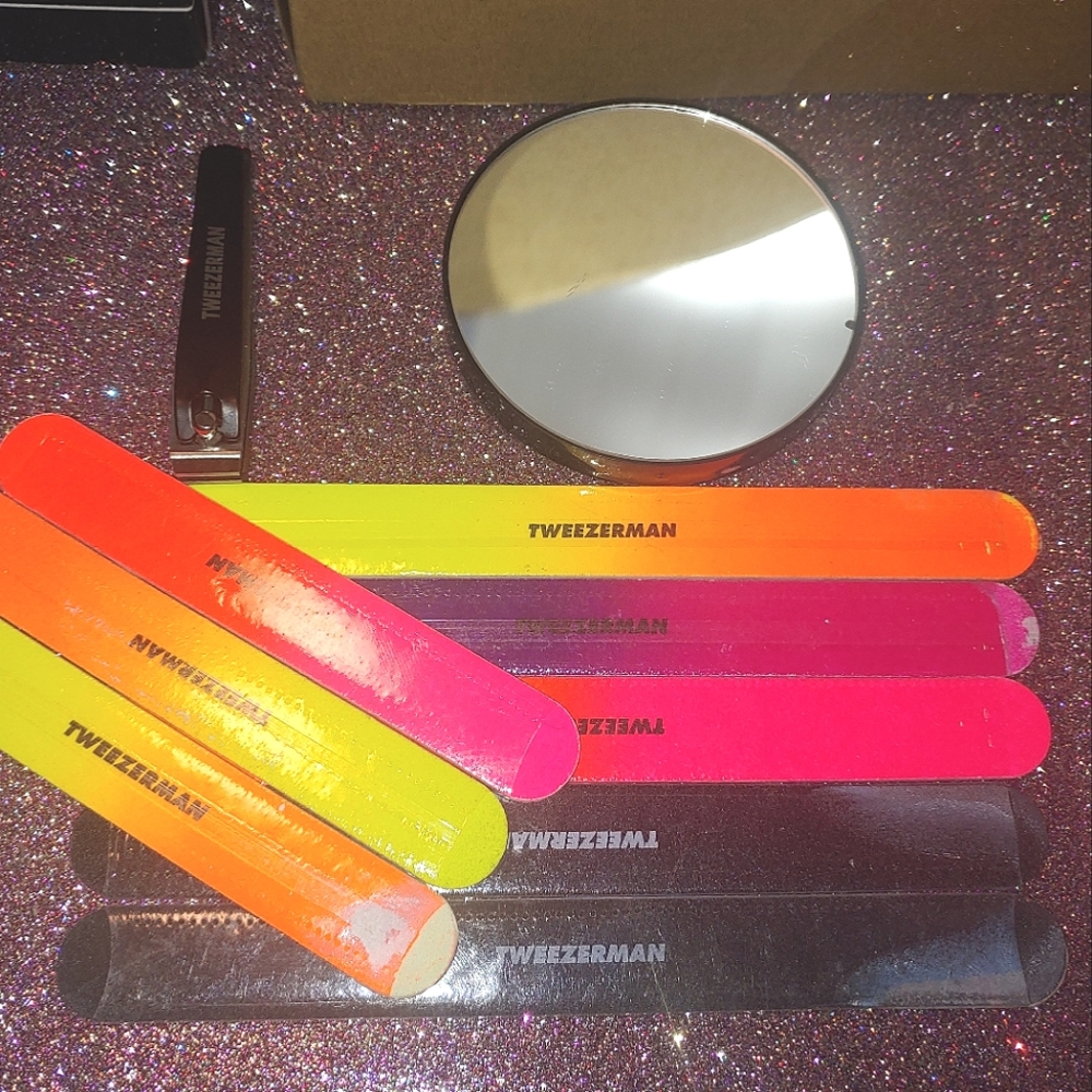 Tweezerman Mirror Bundle: Nail Files Nail Clippers & 12X Magnification Mirror